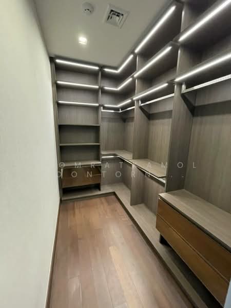 Q1 Sukhumvit, Bangkok, 1 Sukhumvit Road, Khlong Toei, Khlong Toei, Bangkok, 3 Bedrooms, 148 sqm, Condo For Sale, by Chomratkamol Soontorntarawong (Gor), 500296116 - DDproperty.com