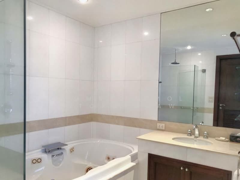Las Colinas, Bangkok, Sukhumvit 21 Road, Khlongtoei Nua, Watthana, Bangkok, 4 Bedrooms, 700 sqm, Condo For Sale, by Chomratkamol Soontorntarawong (Gor), 500296136 - DDproperty.com