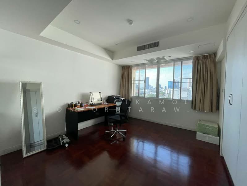 Oriental Towers, Bangkok, 25 Soi Ekkamai 12, Ekkamai Road, Khlong Tan Nua, Watthana, Bangkok, 3 Bedrooms, 319 sqm, Condo For Sale, by Chomratkamol Soontorntarawong (Gor), 500296140 - DDproperty.com
