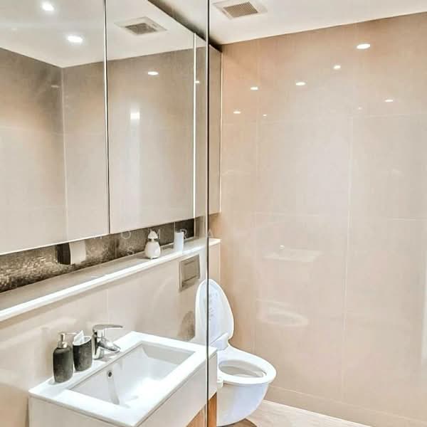 H Sukhumvit 43, Bangkok, 28 Sukhumvit 34 Road, Khlong Tan Nua, Watthana, Bangkok, 1 Bedroom, 42 sqm, Condo For Sale, by Chomratkamol Soontorntarawong (Gor), 500296198 - DDproperty.com