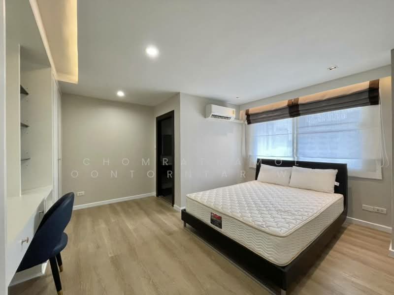 D.S. Tower 1 Sukhumvit 33, Bangkok, Soi Phrom Chit, Khlong Tan Nua, Watthana, Bangkok, 4 Bedrooms, 236 sqm, Condo For Rent, by Chomratkamol Soontorntarawong (Gor), 500296246 - DDproperty.com