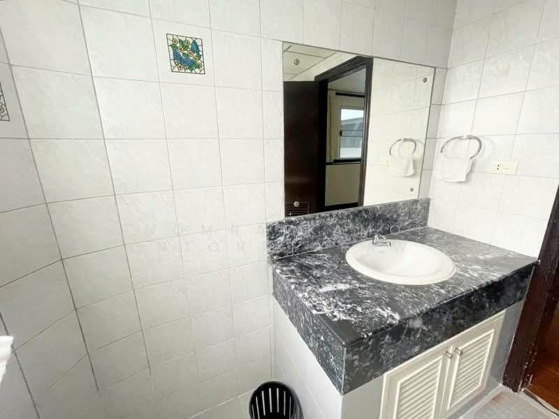 15 Suite, Bangkok, 73 1 Sukhumvit 15, Khlongtoei Nua, Watthana, Bangkok, 4 Bedrooms, 165 sqm, Condo For Sale, by Chomratkamol Soontorntarawong (Gor), 500296248 - DDproperty.com