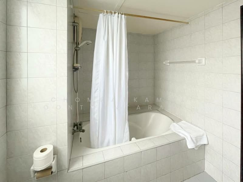 15 Suite, Bangkok, 73 1 Sukhumvit 15, Khlongtoei Nua, Watthana, Bangkok, 4 Bedrooms, 165 sqm, Condo For Sale, by Chomratkamol Soontorntarawong (Gor), 500296248 - DDproperty.com