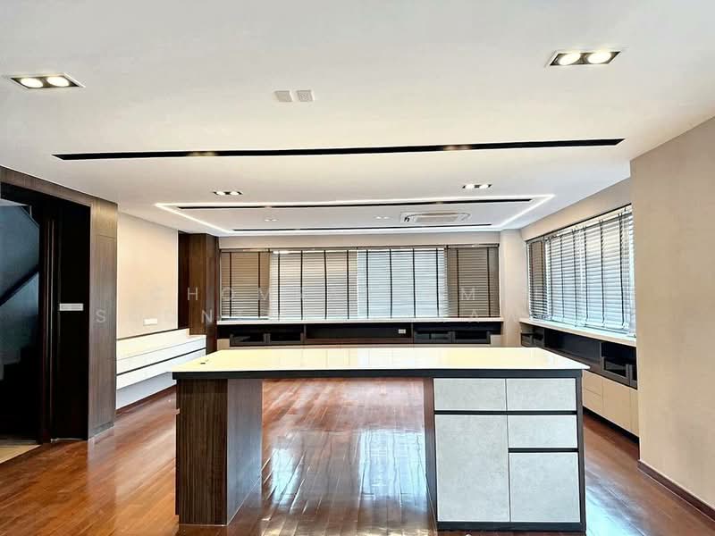 Ploenchit Terrace, Bangkok, Ploenchit, Lumphini, Pathum Wan, Bangkok, 4 Bedrooms, 374 sqm, Condo For Sale, by Chomratkamol Soontorntarawong (Gor), 500296264 - DDproperty.com
