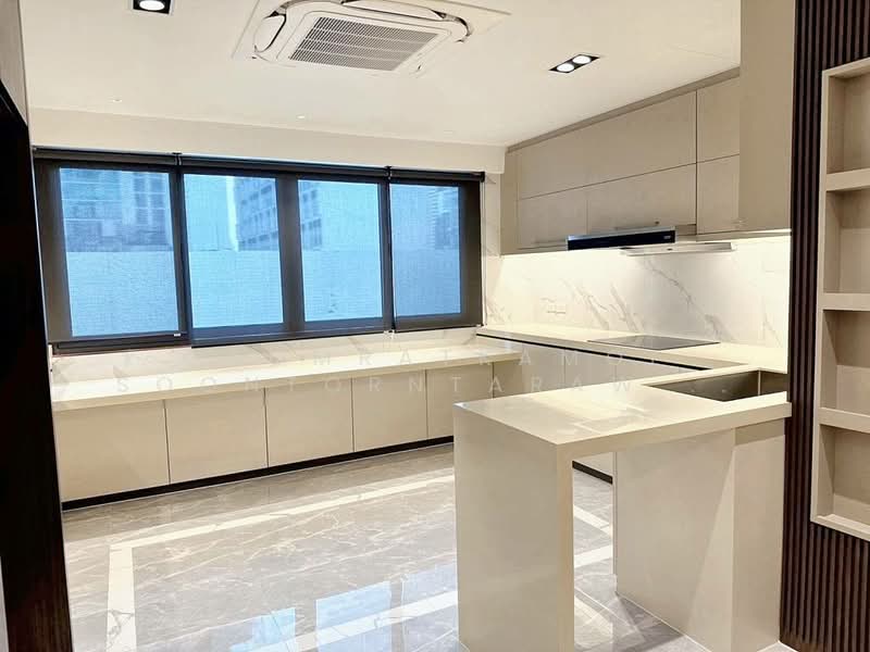 Ploenchit Terrace, Bangkok, Ploenchit, Lumphini, Pathum Wan, Bangkok, 4 Bedrooms, 374 sqm, Condo For Sale, by Chomratkamol Soontorntarawong (Gor), 500296264 - DDproperty.com