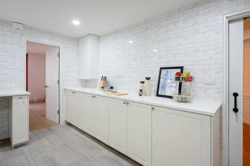 Las Colinas, Bangkok, Sukhumvit 21 Road, Khlongtoei Nua, Watthana, Bangkok, 3 Bedrooms, 240 sqm, Condo For Sale, by Chomratkamol Soontorntarawong (Gor), 500296266 - DDproperty.com