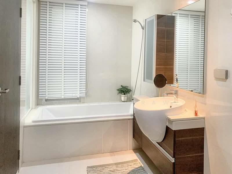 Sky Walk Residences, Bangkok, 1599 Sukhumvit Road, Phra Kanong Nua, Watthana, Bangkok, 2 Bedrooms, 60 sqm, Condo For Rent, by Chomratkamol Soontorntarawong (Gor), 500296389 - DDproperty.com