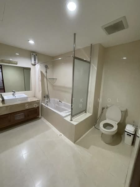 Acadamia Grand Tower, Bangkok, Soi Sukhumvit 43, Khlong Tan Nua, Watthana, Bangkok, 2 Bedrooms, 92 sqm, Condo For Sale, by Chomratkamol Soontorntarawong (Gor), 500296409 - DDproperty.com