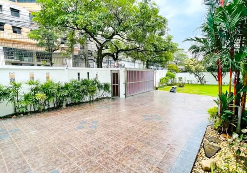 ไม่พบโครงการ, Bangkok, ซอยรัชดาภิเษก 28-32, Chan Kasem, Chatuchak, Bangkok, 6 Bedrooms, 450 sqm, Single Detached House For Rent, by ณัฐพงศ์ สุนทรอรุณ, 500296446 - DDproperty.com