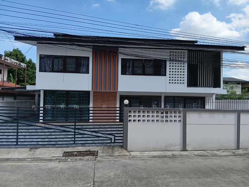 บ้านเช่าโชคชัย4 ลาดพร้าว53 ตกแต่งโฮมออฟฟิต สไตล์โมเดรินส์ ห้องนอนใหญ่ ห้องโถง กว้างอลังการใช้ประโยช, กรุงเทพ, ลาดพร้าว, กรุงเทพ, 650 ตร.ม., บ้านเดี่ยว ให้เช่า, โดย คุณทัณฑิกา แก้วปู่วัด, 500296447 - DDproperty.com