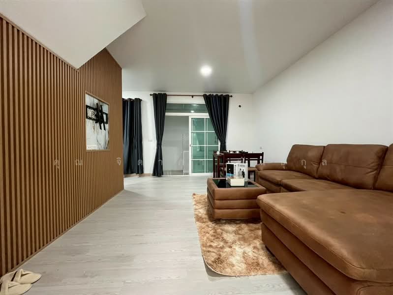 Q District Suksawad-Wongwaen Rama 3, Samut Prakan, Soi Suksawat 76 Latluang, Suksawat Road, Bang Chak, Phra Pra Daeng, Samut Prakan, 3 Bedrooms, 100 sqm, Townhouse For Sale, by คุณ จิดาภา พันธุกุล (แอม), 500296459 - DDproperty.com