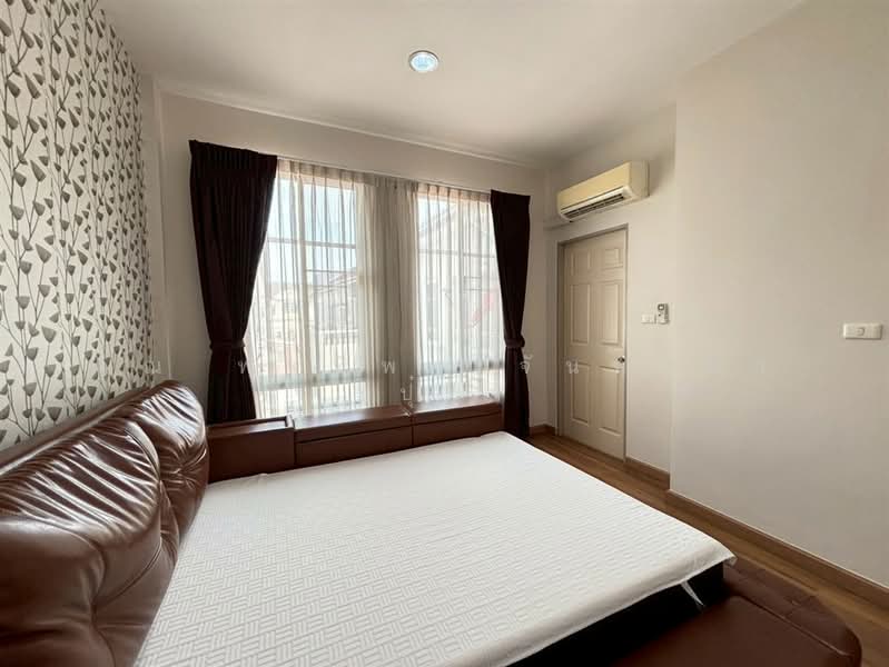 Baan Klang Krung Grande Vienna Rama 3 : บ้านกลางกรุง แกรนด์ เวียนนา พระราม 3, กรุงเทพ, ถนนพระราม 3, บางโพงพาง, ยานนาวา, กรุงเทพ, 180 ตร.ม., ทาวน์เฮ้าส์ ขาย, โดย คุณ พรทิพย์ จันทร์หา (ปุ๋ย), 500296462 - DDproperty.com
