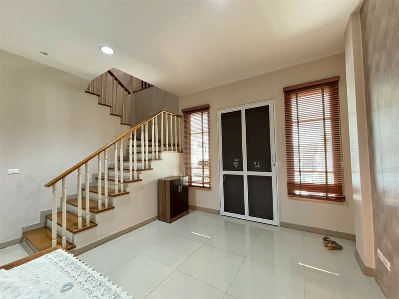 Baan Klang Krung Grande Vienna Rama 3 : บ้านกลางกรุง แกรนด์ เวียนนา พระราม 3, กรุงเทพ, ถนนพระราม 3, บางโพงพาง, ยานนาวา, กรุงเทพ, 180 ตร.ม., ทาวน์เฮ้าส์ ขาย, โดย คุณ พรทิพย์ จันทร์หา (ปุ๋ย), 500296462 - DDproperty.com