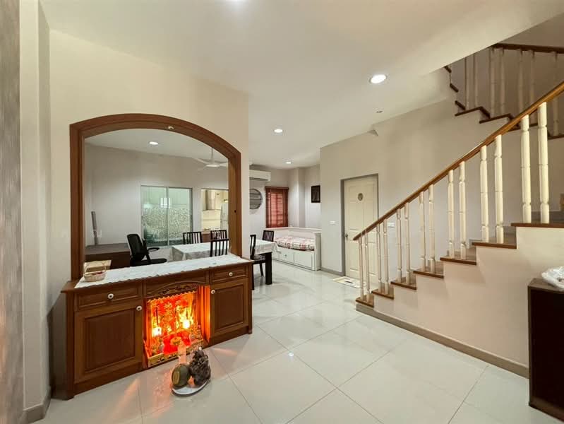 Baan Klang Krung Grande Vienna Rama 3 : บ้านกลางกรุง แกรนด์ เวียนนา พระราม 3, กรุงเทพ, ถนนพระราม 3, บางโพงพาง, ยานนาวา, กรุงเทพ, 180 ตร.ม., ทาวน์เฮ้าส์ ขาย, โดย คุณ พรทิพย์ จันทร์หา (ปุ๋ย), 500296462 - DDproperty.com