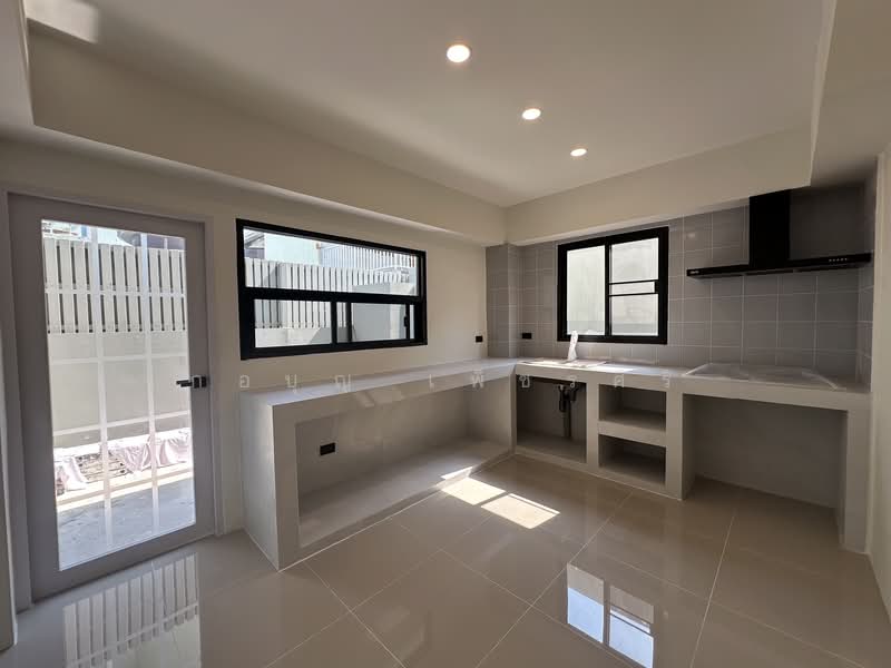 Ruamchok Subdistrict Village, Bangkok, 70 Chok Chai 4 Soi 54, Lat Phrao, Lat Phrao, Bangkok, 3 Bedrooms, 200 sqm, Single Detached House For Sale, by กอบุญ เพ็ชรศิริ, 500296475 - DDproperty.com
