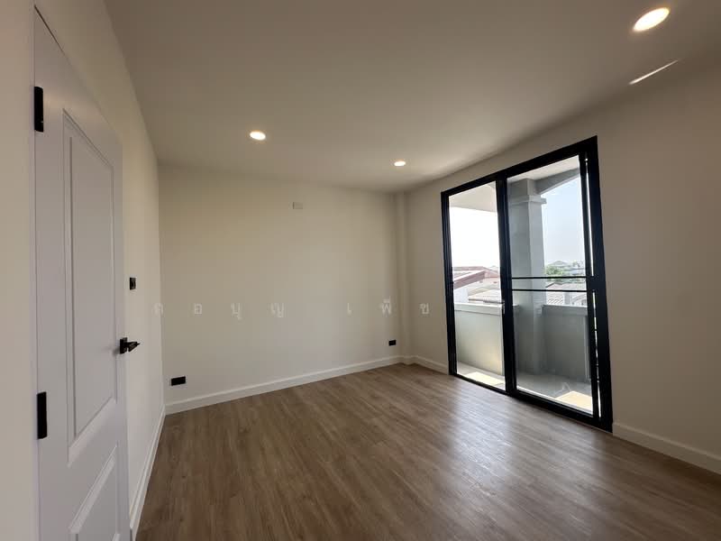 Ruamchok Subdistrict Village, Bangkok, 70 Chok Chai 4 Soi 54, Lat Phrao, Lat Phrao, Bangkok, 3 Bedrooms, 200 sqm, Single Detached House For Sale, by กอบุญ เพ็ชรศิริ, 500296475 - DDproperty.com