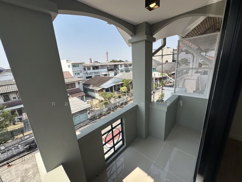 Ruamchok Subdistrict Village, Bangkok, 70 Chok Chai 4 Soi 54, Lat Phrao, Lat Phrao, Bangkok, 3 Bedrooms, 200 sqm, Single Detached House For Sale, by กอบุญ เพ็ชรศิริ, 500296475 - DDproperty.com