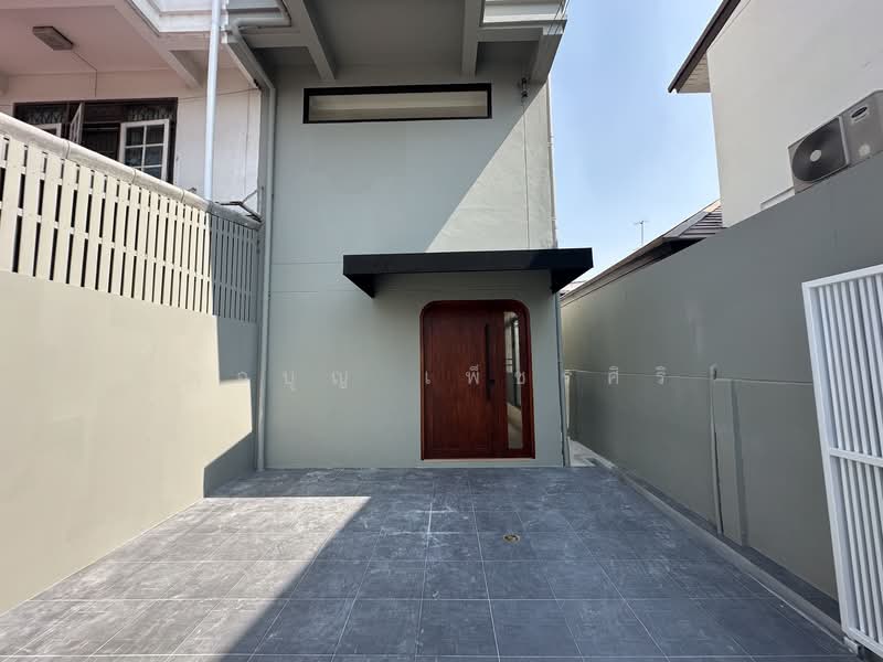 Ruamchok Subdistrict Village, Bangkok, 70 Chok Chai 4 Soi 54, Lat Phrao, Lat Phrao, Bangkok, 3 Bedrooms, 200 sqm, Single Detached House For Sale, by กอบุญ เพ็ชรศิริ, 500296475 - DDproperty.com