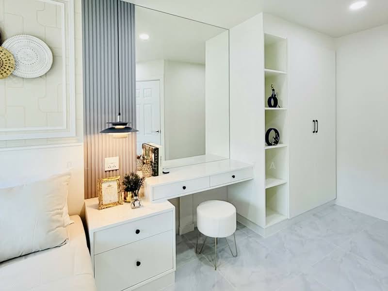Modern Classic Townhome for Sale Ready to Move In, Chon Buri (Pattaya), Bang Lamung, Bang Lamung (Pattaya), Chon Buri (Pattaya), 2 Bedrooms, 64 sqm, Townhouse For Sale, by PLC real estate, 500296493 - DDproperty.com