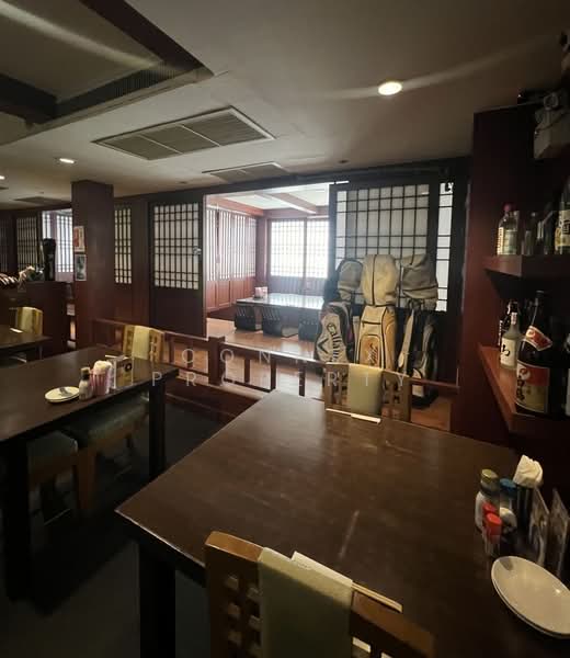 Izakaya ขนาดใหญ่ ย่านสีลม ถนนธนิยะ ติด BTS ศาลาแดงเพียง 2 นาที !!! ( เซ้งต่อแบบมีอุปกรณ์ครบ พร้อมเป, Bangkok, ธนิยะ, Suriyawong, Bang Rak, Bangkok, , 270 sqm, Shophouse For Rent, by Connex Property, 500296503 - DDproperty.com