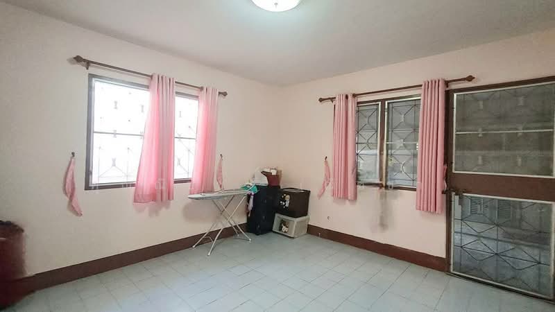 Paisan Park Ville, Bangkok, Soi Phaisan Parkville Village 4/2, Sam Wa Tawan Ok, Khlong Sam Wa, Bangkok, 4 Bedrooms, 240 sqm, Single Detached House For Sale, by คุณณิชชา (ณิชชา), 500296531 - DDproperty.com