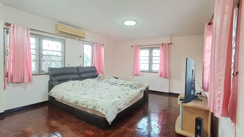 Paisan Park Ville, Bangkok, Soi Phaisan Parkville Village 4/2, Sam Wa Tawan Ok, Khlong Sam Wa, Bangkok, 4 Bedrooms, 240 sqm, Single Detached House For Sale, by คุณณิชชา (ณิชชา), 500296531 - DDproperty.com