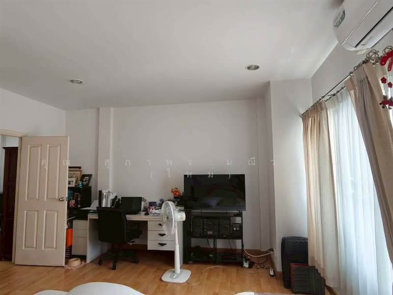 Baan Klang Muang Urbanion Kaset - Nawamin 2, Bangkok, Lat Pla Khao Road, Anusaowari, Bang Khen, Bangkok, 3 Bedrooms, 180 sqm, Townhouse For Sale, by คุณ สุภาพร มณีวรรณ (ใหม่), 500296533 - DDproperty.com