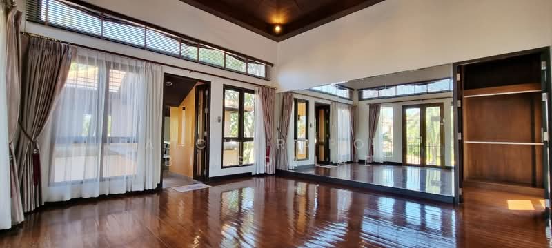 Phutara Estate, Chon Buri (Pattaya), 99 Pattanakarn Road, Nong Pru, Bang Lamung (Pattaya), Chon Buri (Pattaya), 6 Bedrooms, 500 sqm, Villa For Sale, by Patcharaporn Binsorlae, 500296613 - DDproperty.com