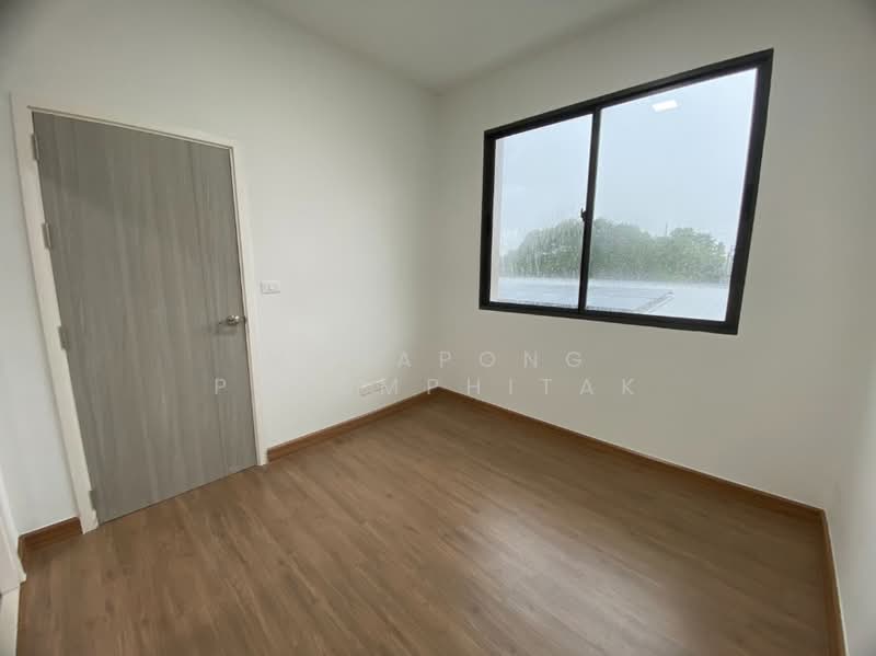 3-BR Townhouse, Bangkok, Thab Yao, Lat Krabang, Bangkok, 3 Bedrooms, 161 sqm, Townhouse For Sale, by Manapong Phromphitak, 500296617 - DDproperty.com