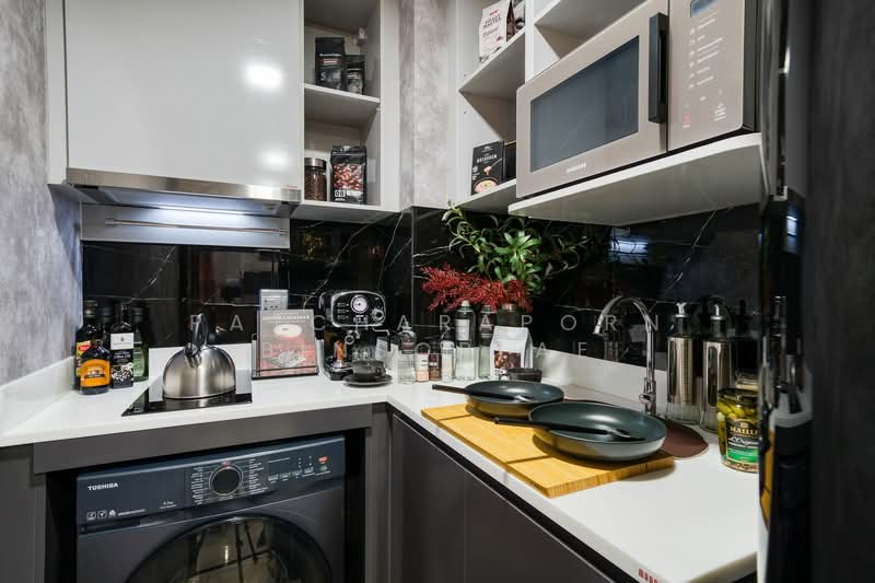 Maroon Ratchada 32, Bangkok, Chan Kasem, Chatuchak, Bangkok, 1 Bedroom, 35 sqm, Condo For Sale, by Patcharaporn Binsorlae, 500296628 - DDproperty.com