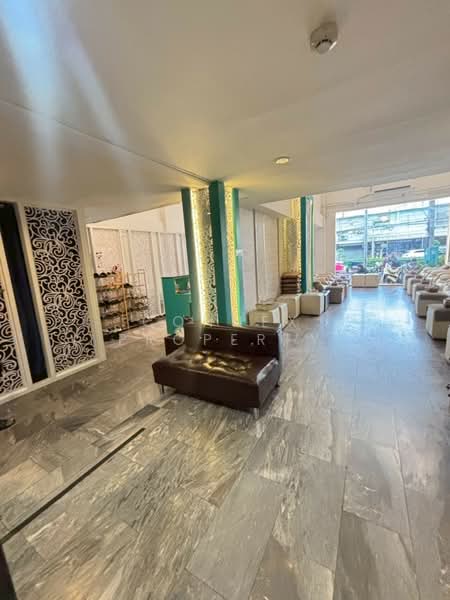For Sale - 2-Unit Commercial Building for Sale on Charoen Nakhon Road, Bangkok