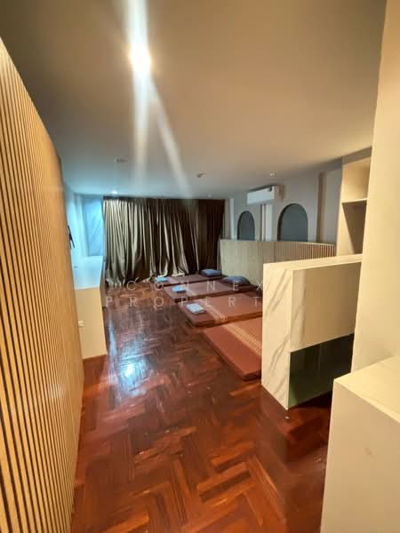 For Sale - 2-Unit Commercial Building for Sale on Charoen Nakhon Road, Bangkok