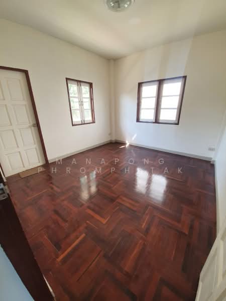 4-BR House, Bangkok, Hua Mak, Bang Kapi, Bangkok, 4 Bedrooms, 400 sqm, Single Detached House For Sale, by Manapong Phromphitak, 500296645 - DDproperty.com