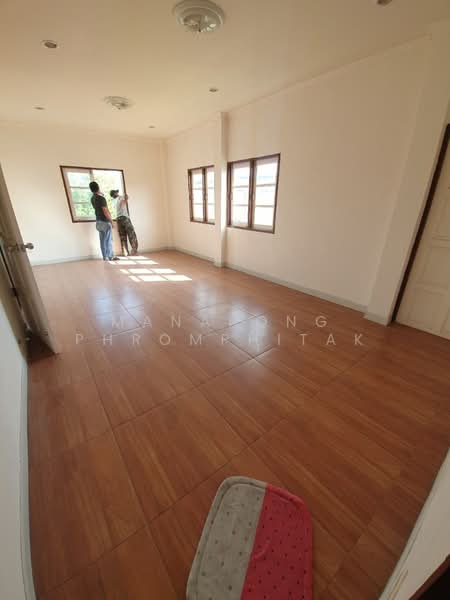 4-BR House, Bangkok, Hua Mak, Bang Kapi, Bangkok, 4 Bedrooms, 400 sqm, Single Detached House For Sale, by Manapong Phromphitak, 500296645 - DDproperty.com