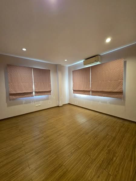 3-BR House, Bangkok, Bangmot, Thung Khru, Bangkok, 3 Bedrooms, 186 sqm, Single Detached House For Sale, by Manapong Phromphitak, 500296680 - DDproperty.com