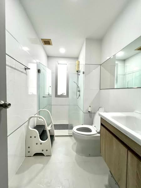Thru Thonglor, Bangkok, Petchaburi Road, Bang Kapi, Huai Khwang, Bangkok, 2 Bedrooms, 62 sqm, Condo For Sale, by Chatchaya Sa-Nguanklang, 500296685 - DDproperty.com