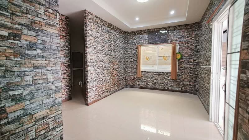 บ้านบงกช ธาราวิลล์, ชลบุรี, หน้าประดู่, พานทอง, ชลบุรี, 107 ตร.ม., บ้านแฝด ขาย, โดย คุณณิชชา , 500296733 - DDproperty.com