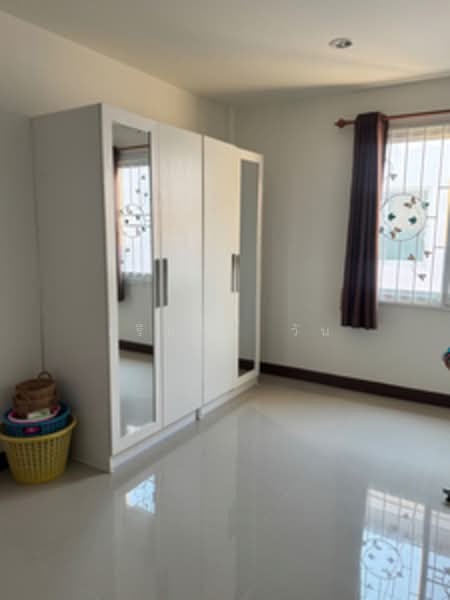 Moobaan K.C. Ramintra 7, Bangkok, Sam Wa Tawan Tok, Khlong Sam Wa, Bangkok, 2 Bedrooms, 100 sqm, Townhouse For Sale, by เรียลตี้ วัน, 500296784 - DDproperty.com