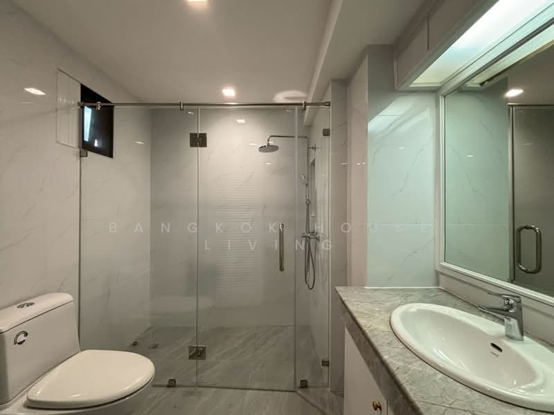 Sethiwan Residence, Bangkok, Soi Sukhumvit 13, Khlongtoei Nua, Watthana, Bangkok, 4 Bedrooms, 300 sqm, Condo For Rent, by Bangkok House Living, 500296798 - DDproperty.com