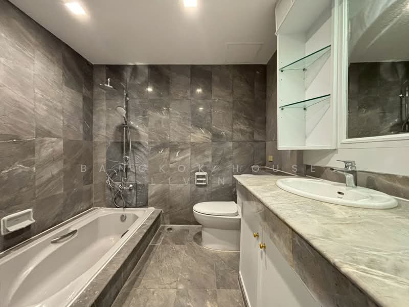 Sethiwan Residence, Bangkok, Soi Sukhumvit 13, Khlongtoei Nua, Watthana, Bangkok, 4 Bedrooms, 300 sqm, Condo For Rent, by Bangkok House Living, 500296798 - DDproperty.com