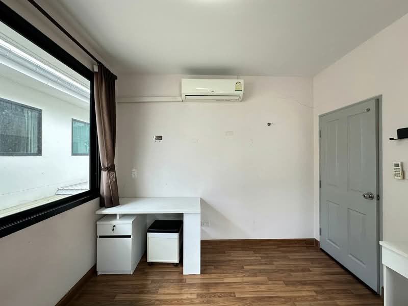 ให้เช่าทาวน์โฮมหลังใหญ่ ม.สวนเสือปาล์มฮิลล์ ศรีราชา, Chon Buri (Pattaya), Surasak, Si Racha, Chon Buri (Pattaya), 3 Bedrooms, 80 sqm, Townhouse For Rent, by Dusit Saengfa, 500296799 - DDproperty.com