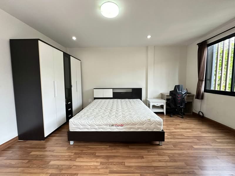 ให้เช่าทาวน์โฮมหลังใหญ่ ม.สวนเสือปาล์มฮิลล์ ศรีราชา, Chon Buri (Pattaya), Surasak, Si Racha, Chon Buri (Pattaya), 3 Bedrooms, 80 sqm, Townhouse For Rent, by Dusit Saengfa, 500296799 - DDproperty.com