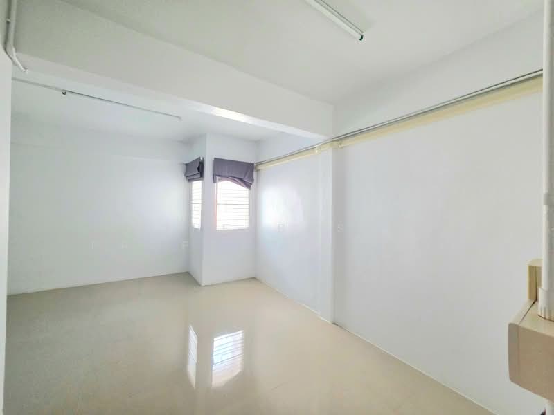 ทาวน์เฮ้าส์หนองแขม กรุงเทพมหานคร, Bangkok, Nong Kang Plu, Nong Khaem, Bangkok, 4 Bedrooms, 120 sqm, Townhouse For Sale, by The Best Property  วอร์, 500296806 - DDproperty.com