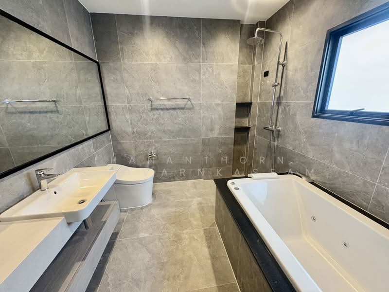 Bangkok Boulevard Signature Westgate, Nonthaburi, Kanchanaphisek Road, Bang Bua Thong, Bang Bua Thong, Nonthaburi, 4 Bedrooms, 391 sqm, Single Detached House For Sale, by Thananthorn Wongvarnkaseam, 500296891 - DDproperty.com
