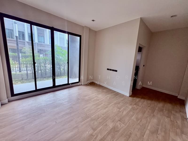 Bangkok Boulevard Signature Westgate : บางกอก บูเลอวาร์ด ซิกเนเจอร์ เวสต์เกต, นนทบุรี, ถ.กาญจนาภิเษก, บางบัวทอง, บางบัวทอง, นนทบุรี, 391 ตร.ม., บ้านเดี่ยว ขาย, โดย Thananthorn Wongvarnkaseam, 500296891 - DDproperty.com