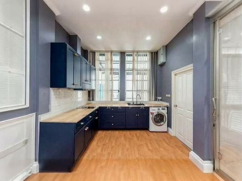 Baan Klang Mueang The Paris Ratchavipha, Bangkok, Ratchadapisek Road, Lat Yao, Chatuchak, Bangkok, 4 Bedrooms, 249 sqm, Townhouse For Sale, by CHAWALIT KONGSAKPAIBUL, 500296951 - DDproperty.com