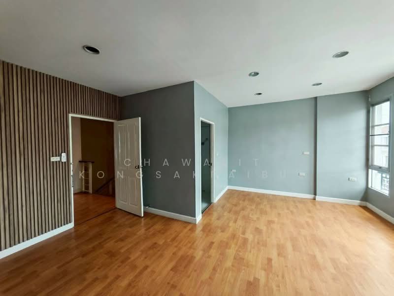 Baan Klang Mueang The Paris Ratchavipha, Bangkok, Ratchadapisek Road, Lat Yao, Chatuchak, Bangkok, 4 Bedrooms, 249 sqm, Townhouse For Sale, by CHAWALIT KONGSAKPAIBUL, 500296951 - DDproperty.com