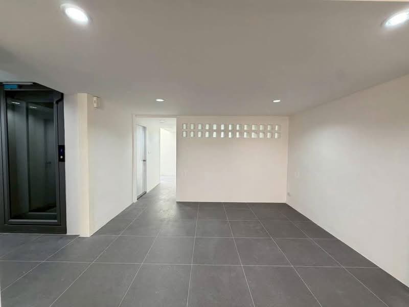 ทาวโฮม ซอย ปุณวิถี, Bangkok, Phra Kanong Nua, Watthana, Bangkok, 4 Bedrooms, 300 sqm, Townhouse For Sale, by ทัศนีย์ ปัญญานันท์, 500297059 - DDproperty.com