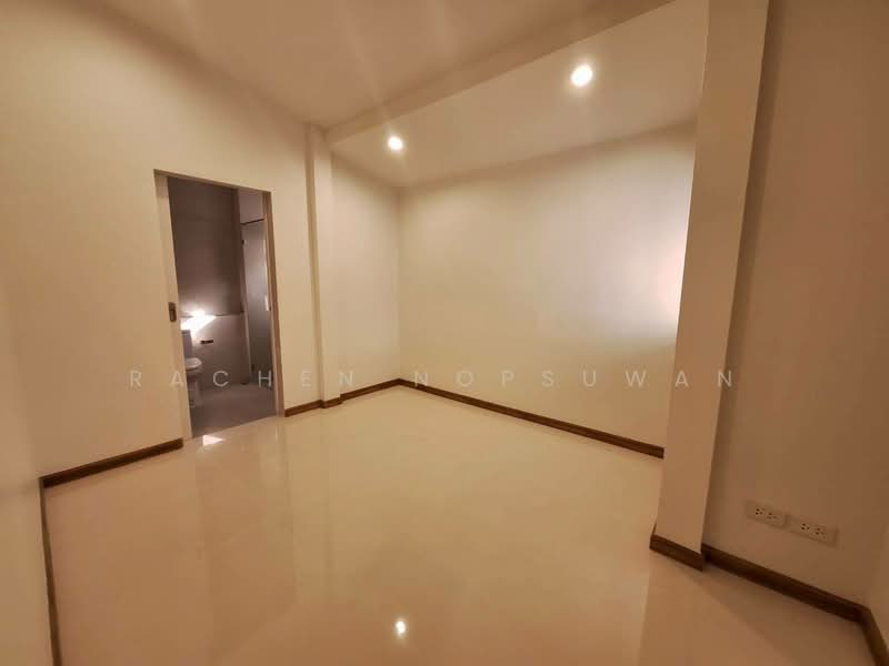 Sammakon Ramkhamhaeng, Bangkok, Ramkhamhaeng Road, Saphan Sung, Saphan Sung, Bangkok, 3 Bedrooms, 150 sqm, Single Detached House For Rent, by Rachen Nopsuwan, 500297062 - DDproperty.com