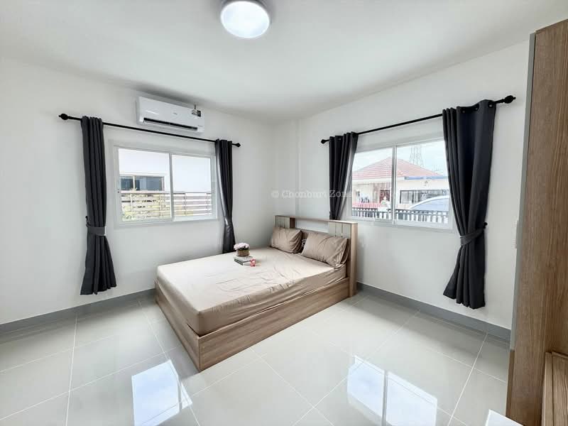ขายบ้านเดี่ยวรีโนเวทใหม่ ม.เลคาซี่วิลเลจ ซอยหมอย้อย ศรีราชา, Chon Buri (Pattaya), Surasak, Si Racha, Chon Buri (Pattaya), 3 Bedrooms, 200 sqm, Single Detached House For Sale, by Dusit Saengfa, 500297068 - DDproperty.com